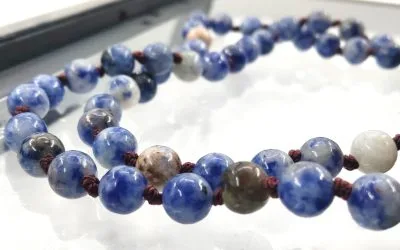 Mala tibétain : le bijou bien-être incontournable